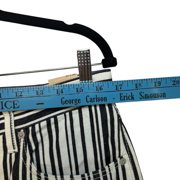 Levi's Women's Low Pro Straight Leg Jeans Black White Vertical Stripe 30x30 NWT - Picture 12 of 13